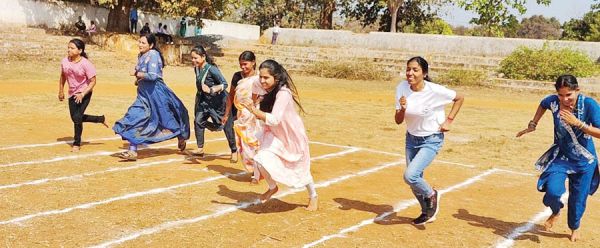 दो दिनी वार्षिकोत्सव, नन्हे कदमों ने लगाई दौड़