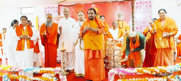 संत सम्मेलन में गूंजा विश्व शांति का जयघोष