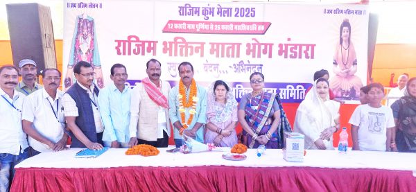 नवनिर्वाचित न.पं.अध्यक्ष महेश यादव ने माता-पिता की स्मृति में कराया भोग भंडारा 