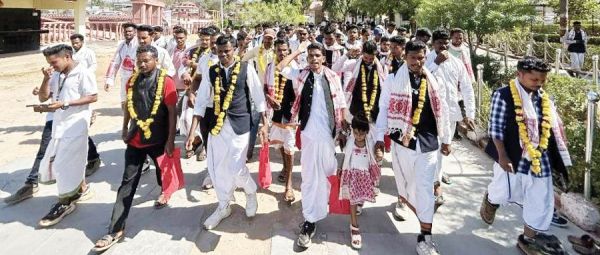  पुलिस में सेवा दे चुके सोमारू बने जिपं सदस्य मदाड़ी के सरपंच भी