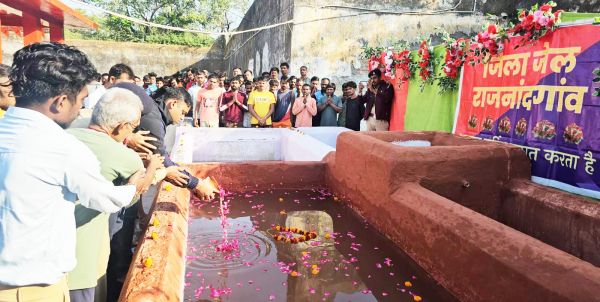 जिला जेल में महाकुंभ स्नान, गंगाजल से नहाए कैदी