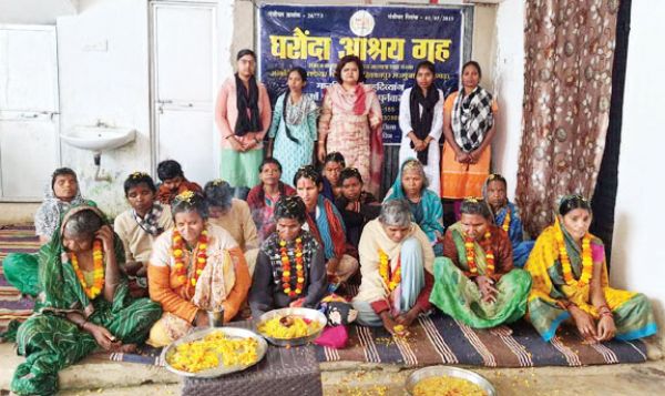 अनाथ मानसिक दिव्यांग केन्द्र में महाकुंभ स्नान