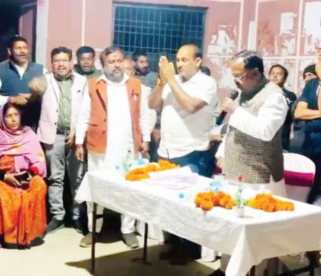 नवनिर्वाचित जिपं सदस्य को मिला प्रमाण-पत्र