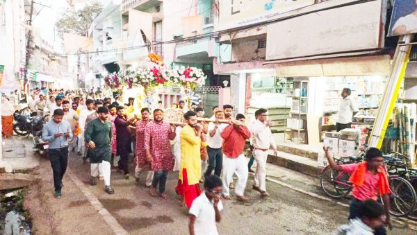 3.50 क्विंटल की पालकी में निकली महाकाल की शाही यात्रा