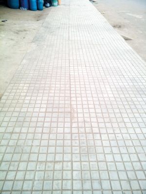 राहगीरों की सुविधा के लिए फुटपाथ तैयार