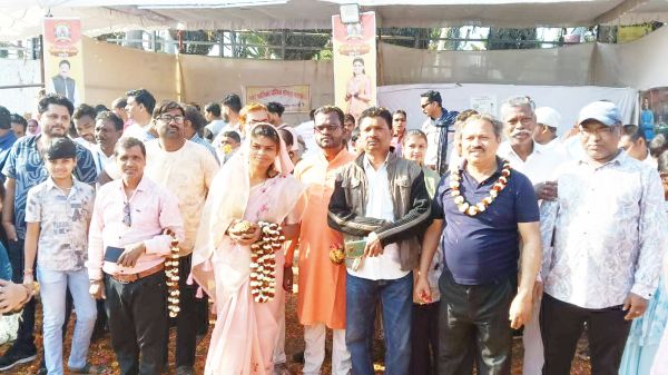 शाही स्नान शोभायात्रा का  नगरवासियों ने किया स्वागत