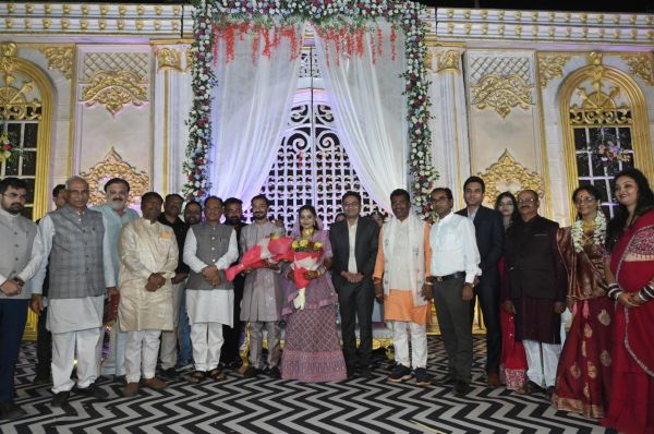सीएम ने देवांगन परिवार  को दिया आशीर्वाद