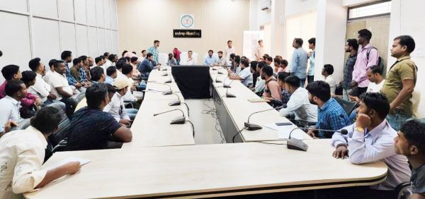 चॉइस सेंटर के ऑपरेटरों को आयुष्मान पंजीयन तथा अभियान के लिए प्रशिक्षण