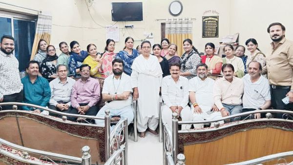 चेटीचंड जयंती पर महिलाएं निकालेगी 29 को स्कूटर रैली, बैठक कर तैयारी शुरू की