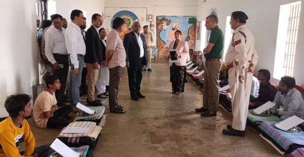 न्यायाधीश, कलेक्टर ने किया जिला व खुली जेल पथर्रा का निरीक्षण