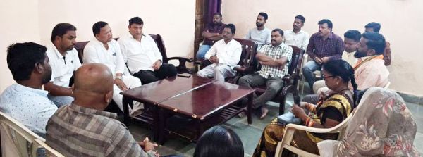 शपथ ग्रहण के पूर्व भाजपा के पार्षदों की बैठक