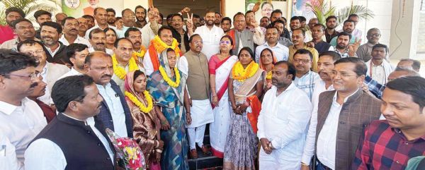 बलरामपुर जिपं :हिरामुनी निकुंज अध्यक्ष, धीरज सिंहदेव उपाध्यक्ष निर्वाचित