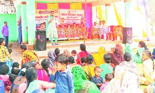 महिलाओं के अधिकारों, सुरक्षा और सशक्तिकरण से जुड़े मुद्दों पर किया जा रहा जागरूक