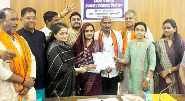 बेमेतरा जिपं में भाजपा का कब्जा, कल्पना अध्यक्ष और खुशबू बनीं उपाध्यक्ष