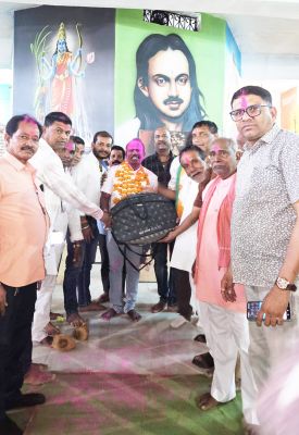 नगर व्यवस्था समिति नगरी में फिर   से चुने गए अध्यक्ष नंद यादव