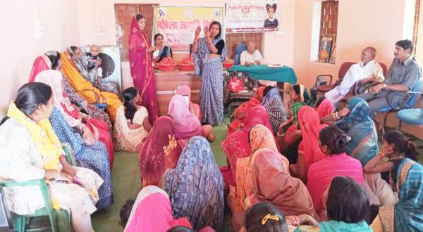 किशोरी बालिकाओं को दी स्वास्थ्य संबंधी जानकारी