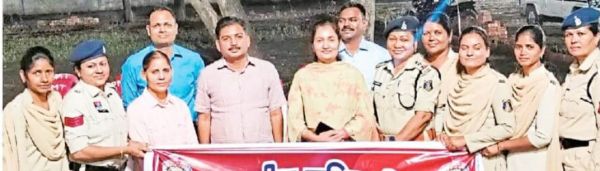 महिलाओं को मौलिक अधिकारों  के बारे में किया जागरूक