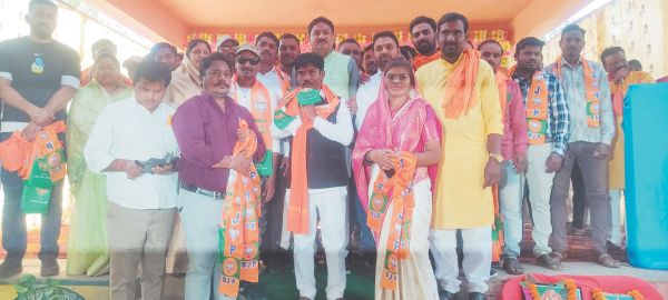 55 युवाओं ने किया भाजपा प्रवेश