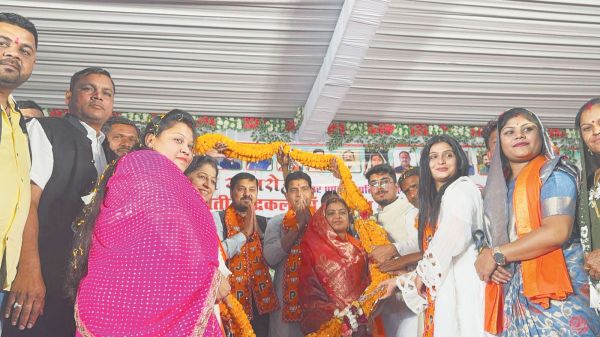 तिल्दा नेवरा नपाध्यक्ष व पार्षदों ने ली शपथ