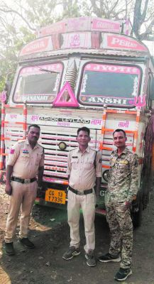 13 टन कबाड़ समेत ट्रक जब्त,  आरोपी चालक बंदी