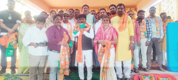 55 युवाओं ने किया भाजपा प्रवेश