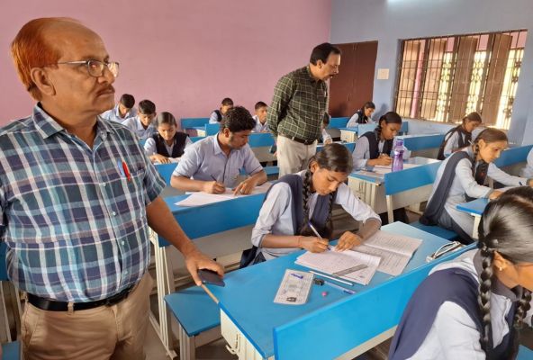 उडऩदस्ता दल ने 25 परीक्षा केन्द्रों का किया निरीक्षण