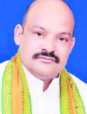 एक ही जमीन कूटरचित दस्तावेज तैयार कर कई बार बेच वसूली मोटी रकम,
