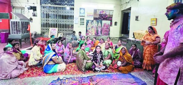रंग पंचमी: रंग-गुलाल, फूलों  से खेली होली, फाग भी