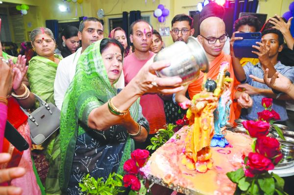 इस्कॉन दुर्ग में धूमधाम से मना  गौर पूर्णिमा महोत्सव