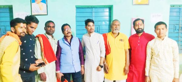 मढिय़ा पार में अजय गुरुजी की मूर्ति स्थापना