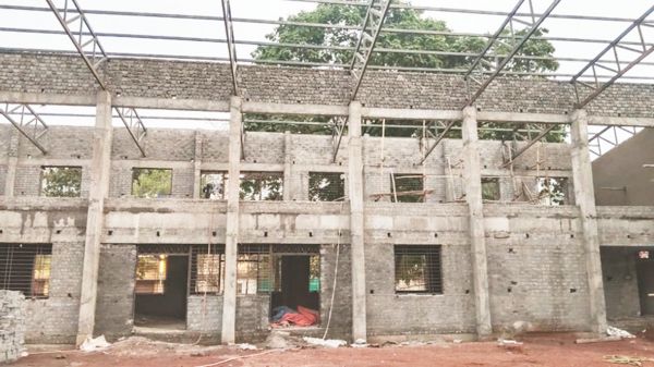 विधायक की पहल से तैयार हो रहा बैडमिंटन कोर्ट और स्विमिंग पुल