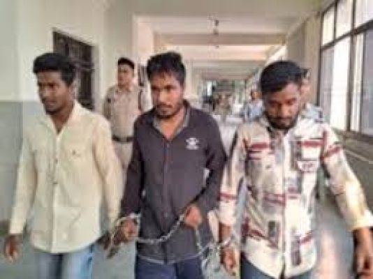 तीन बांग्लादेशी घुसपैठी  भाईयों के पासपोर्ट निरस्त
