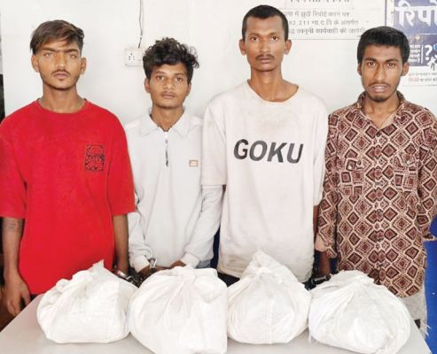 डेढ़ माह पहले खरोरा की दुकान में सेंधमारी करने वाले रायपुर के  पुराने चोर गिरफ्तार