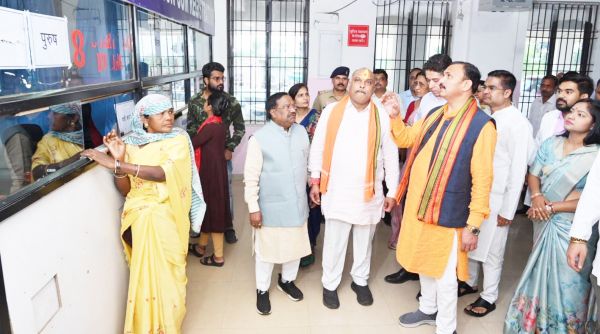 स्वास्थ्य मंत्री ने जिला अस्पताल का निरीक्षण कर सुविधाओं का किया मूल्यांकन