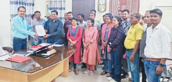 मनरेगा कर्मचारी भी हड़ताल पर