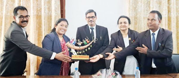 न्यायाधीश उत्तरा कुमार कश्यप को दी विदाई