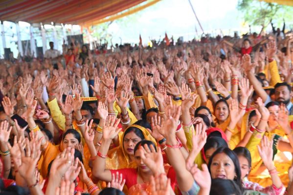 जशपुर के सबसे बड़े प्राकृतिक शिवलिंग मधेश्वर पहाड़ की ख्याति देश-विदेश तक पहुंची- पं. प्रदीप मिश्रा 