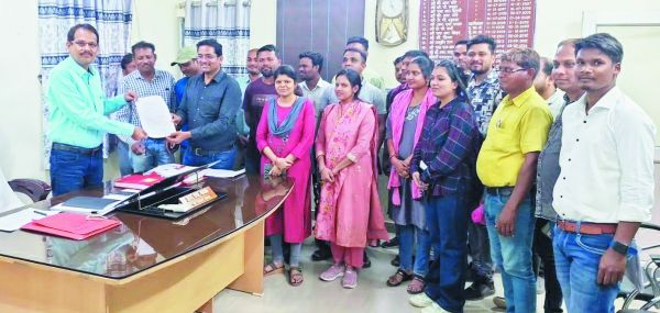 मनरेगा कर्मचारी भी हड़ताल पर