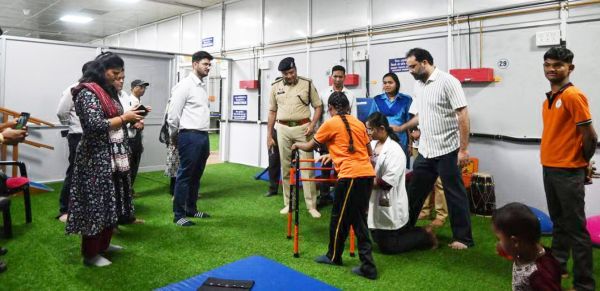 कलेक्टर- एसपी ने मनोविकास केंद्र का लिया जायजा