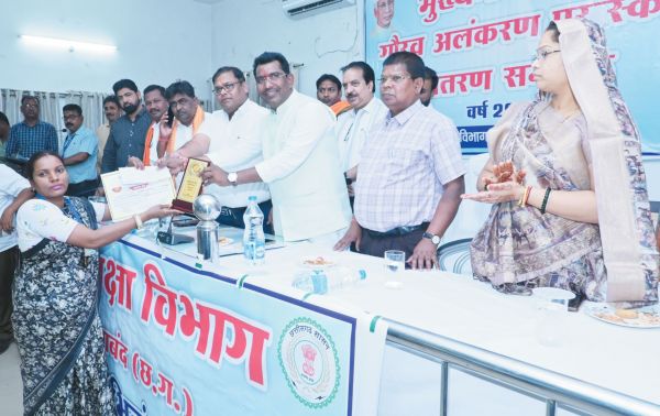शिक्षकों का राष्ट्र निर्माण में महत्वपूर्ण योगदान-विधायक