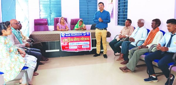पीसेगांव में भारती विवि ने किया ग्रामसभा का आयोजन