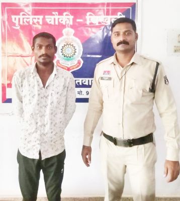 नाबालिग को भगाया, बस स्टैंड के पास किया बरामद