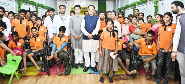 सीएम ने मनोविकास केंद्र का किया अवलोकन