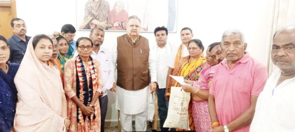 विस अध्यक्ष से मिले यादव समाज के पदाधिकारी