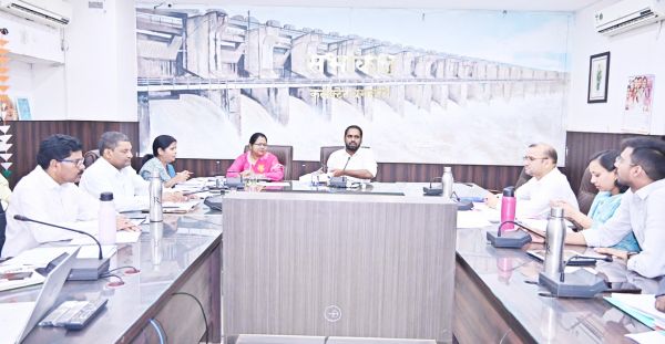 नामांतरण-बंटवारा के प्रकरणों को  समय सीमा में निराकृत करने के निर्देश