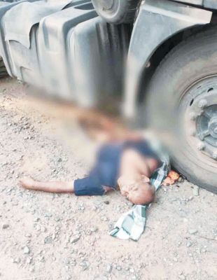 ट्रेलर की चपेट में बुजुर्ग की मौत