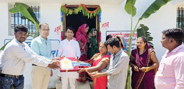 चैत्र नवरात्र पर 15 हजार 747 परिवारों को मिला पक्का मकान