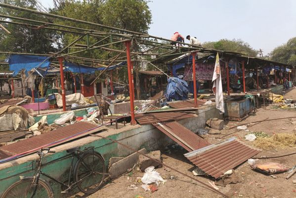 20 साल बाद शीतला सब्जी मार्केट को उजाड़ा जा रहा है