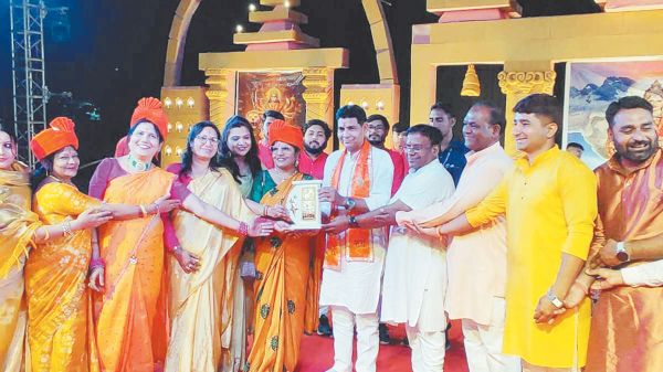 हिन्दू नववर्ष पर निकाली झांकी