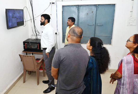 कलेक्टर ने जशपुर बाल सम्प्रेक्षण गृह और बालिका खुला आश्रय गृह का किया निरीक्षण
